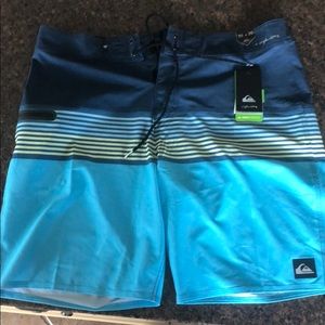 Men’s Quicksilver boardshorts